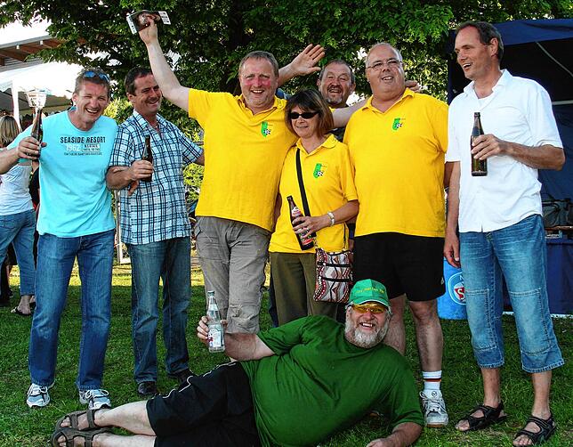 Bild 4: Schnappschüsse aus der Bezirksliga-Saison 2010/2011
