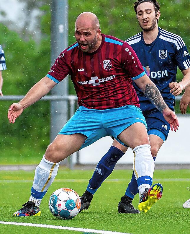 Bollwerk: An Abwehrspieler Moritz Rotzinger vom SV Albbruck kommt so schnell kein Stürmer vorbei.