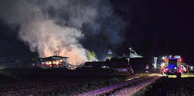 Feuerwehreinsatz auf einem Bauernhof in Trasadingen (Kanton Schaffhausen) am Dienstagabend, 3. September 2024.