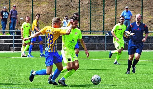 Bild 9: FC Solothurn zieht gegen den FC Singen 04 beim Grieshaber-Cup des SV 08 Laufenburg ins Finale ein &ndash; und wir haben Bilder