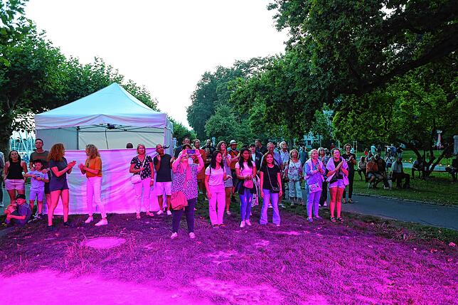 Bild 34: Beim Seenachtfest 2023 treffen sich im Stadtgarten und an der Seestraße alle Generationen