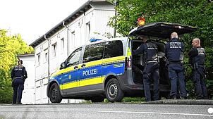 Auf der Suche nach einem flüchtigen Mann hat es in einem Ravensburger Flüchtlingsheim einen größeren Polizeieinsatz gegeben. Auch ...