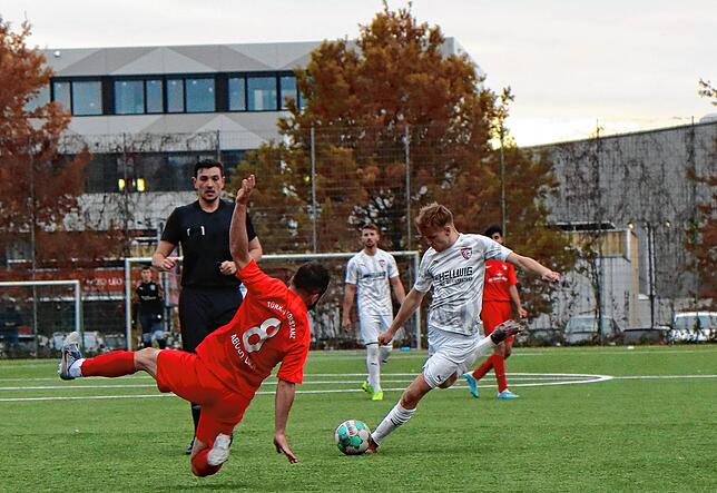 Bild 3: Die besten Bilder der Landesliga-Partie zwischen dem TSV Konstanz und dem SC Gottmadingen-Bietingen