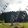 Auf dem acht Hektar großen Gelände von Neue Kunst am Ried in Ruhestetten können sich auch die Kunstwerke der Galerie Kunstkonvent gut ...