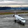Eine Lufthansa-Maschine am Flughafen Friedrichshafen im Januar 2024.