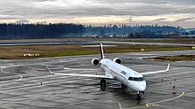 Eine Lufthansa-Maschine am Flughafen Friedrichshafen im Januar 2024.