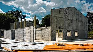 Die Litzelhardthalle ist das große Projekt, das den Ortsteil Liggeringen derzeit beschäftigt. Ein Zurück gibt es nicht mehr, im Haushalt ...