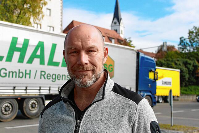 Der Markdorfer Unternehmer Rainer Zanker, dessen Druckhaus direkt an der B-33-Ortsdurchfahrt liegt, organisiert die Befürworter der ...