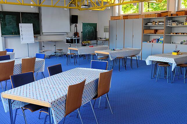 Den Musikraum hat die Grundschule Fischbach zum Betreuungsraum umfunktioniert.