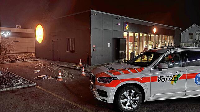 Von dieser Tankstelle in Ramsen wurde mithilfe eines Radladers ein Geldautomat gestohlen.