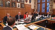 Oberbürgermeisterin Dorothee Eisenlohr hält ihre erste Haushaltsrede im Gemeinderat.