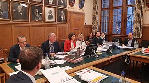 Oberbürgermeisterin Dorothee Eisenlohr hält ihre erste Haushaltsrede im Gemeinderat.