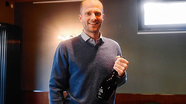 Maximilian Wagner ist Gründer, Winzer und Gesicht der Marke Sektmanufaktur Heinz Wagner.