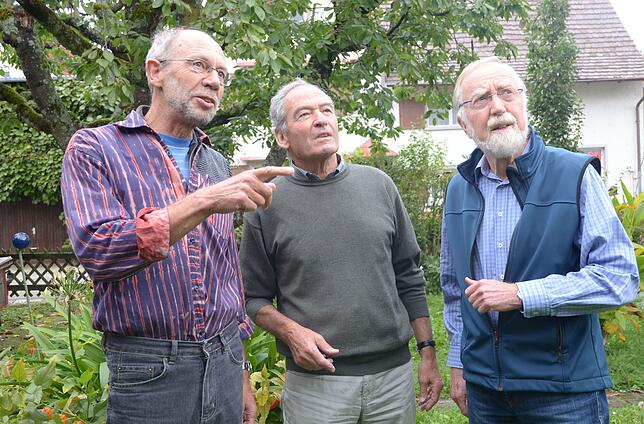 Albin Ströbele, Franz Beer und Heiner Bühler (von links) vom Vorstand des BUND Markdorf haben etliche Vorschläge für eine ...