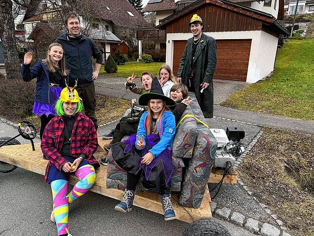 Bild 2: Fasnet in Lellwangen: 220 Narren feiern mit Musik und Freude -  hier die Bilder!