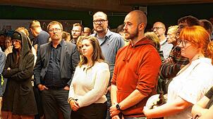 Die Betroffenheit ist am Donnerstagabend groß: Eigentlich hatte sich die Uni Konstanz getroffen, um zu feiern – doch die Stimmung kippte ...