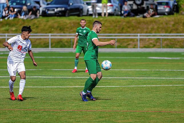 Bild 4: SV Rheintal und FC Erzingen trennen sich 2:2 – wir haben Fotos!