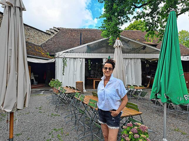 Claudia Bohner-Börner ist eine Mitarbeiterin der Pächterin der Burg Friedingen und richtet hier unter anderem Hochzeitsfeiern aus.