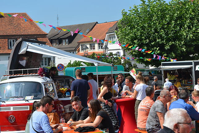 Bild 30: Bilder vom Markdorfer &bdquo;Street-Food-Markt&ldquo; auf dem Marktplatz am Sonntag
