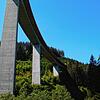 Die große Gauchachtalbrücke soll einen Zwilling bekommen. Parallel zur bestehenden soll eine weitere Brücke gebaut werden.