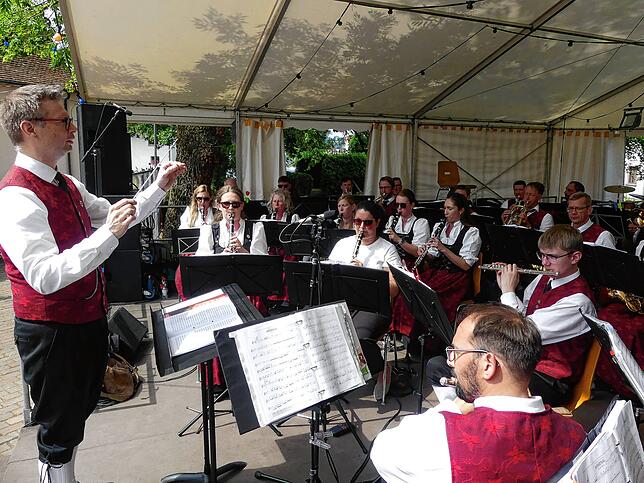Bild 16: Gute Laune beim Mostfest in Bermatingen-Ahausen