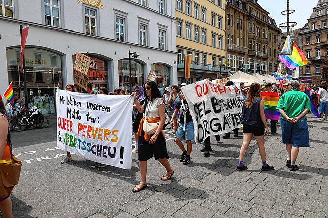 Bild 21: Der CSD Konstanz feiert 20. Geburtstag mit einer Pride-Parade durch die Stadt