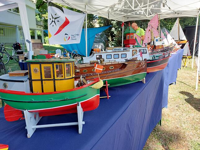 Bild 25: Erste Bilder vom Festgelände! In Konstanz kommen mehr und mehr Besucher zum Seenachtfest