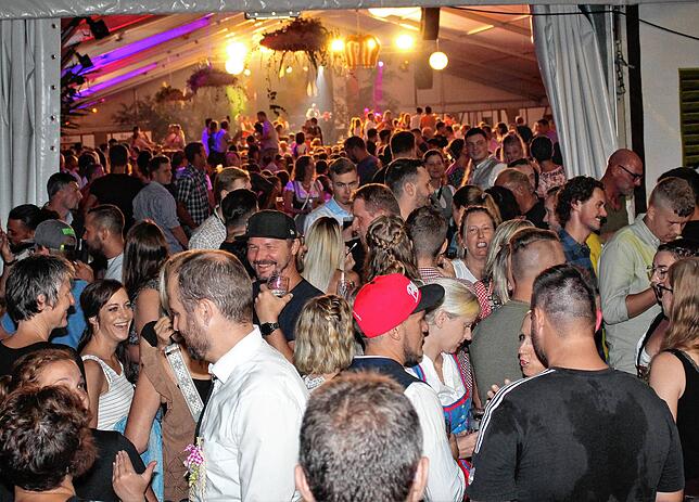 Bild 8: Partyabend und Oldtimertreffen an der Sichelhenke