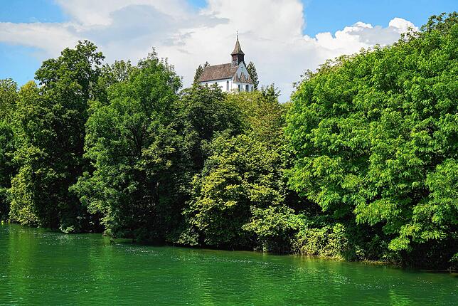 Rheinau, Kanton Zürich, Klosterinsel, Kloster, Hochrhein, Schweiz, große Klosterkirche, Fachwerk – aufgenommen im Juli 2024