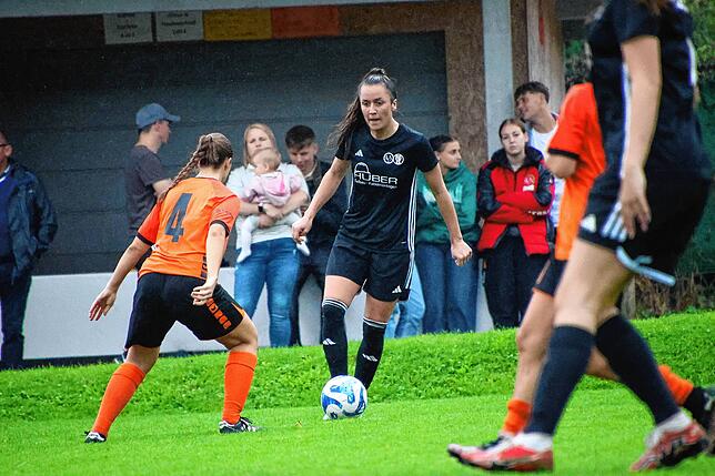 Bild 7: SC Niederhof/Binzgen setzt sich mit 5:2 gegen den FC Hauingen durch – und wir haben Fotos!
