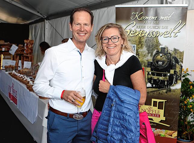 Bild 17: Sponsorenempfang beim Fest der Pferde vom Garten ins VIP Zelt