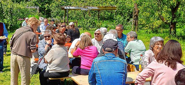Beim Markt für Dorfvielfalt, der am Vatertag in Stadenhausen stattfand, sorgte das Technische Hilfswerk (THW) für die Verköstigung der ...