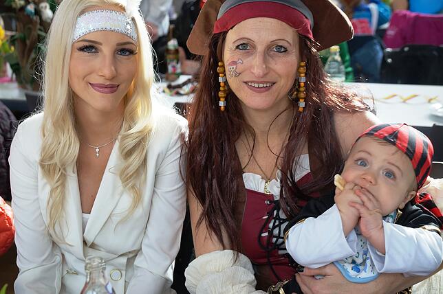 Bild 10: Bilder vom Kinderumzug- und Kinderball in Ludwigshafen