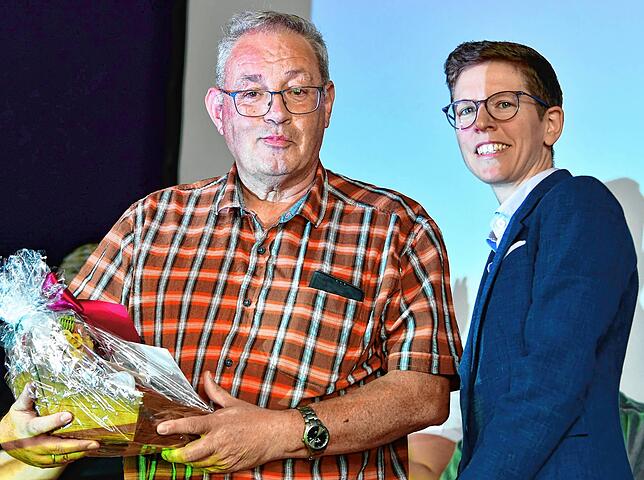 Abschied: Nach 26 Jahren als Staffelleiter verlässt Dieter Ruf (Murg) den Ausschuss. Das Präsent überreichte Katharina Keßler.