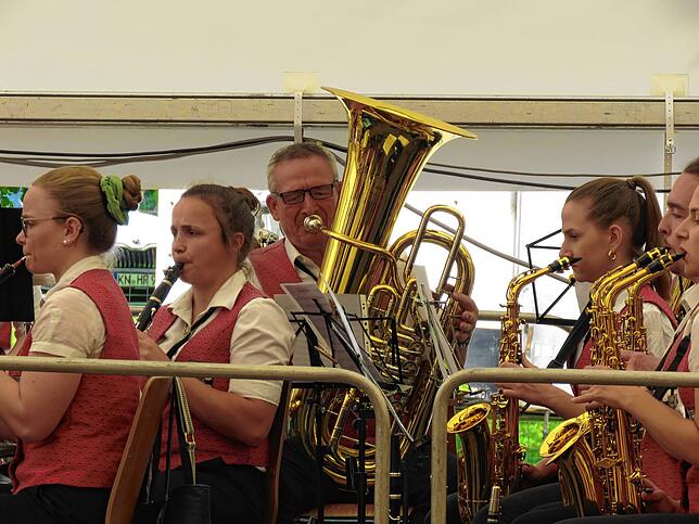 Bild 9: Dorffest in Kirchen-Hausen mit viel Angeboten und Besuch an vier Tagen