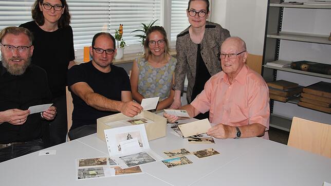 Sie sorgen dafür, dass die umfassende Fotosammlung des verstorbenen Fotografen und Sammlers Herbert Schroff digitalisiert und ins ...