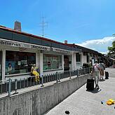 Die Ladenzeile am Konstanzer Bahnhof soll neu gestaltet werden. Teil der Planung ist der Bau eines Fahrradparkhauses.