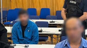 Die beiden angeklagten Lastwagenfahrer sollen sich mit dem späteren Opfer unter anderem über den Ukraine-Krieg gestritten haben.
