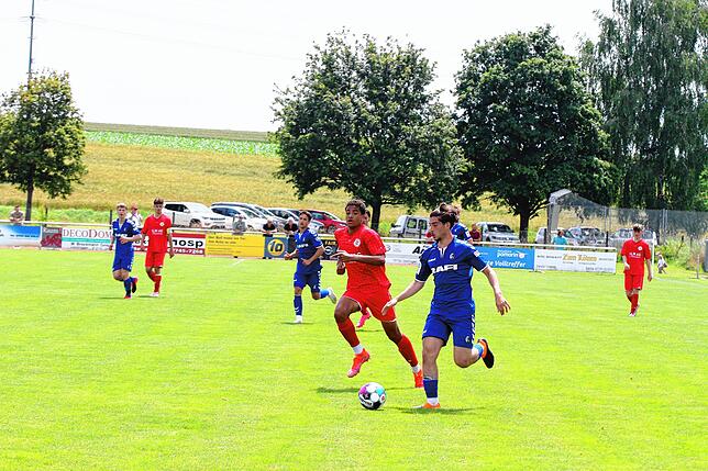 Bild 2: Nachwuchs des SC Freiburg verliert Testspiel in Jestetten &ndash; und wir haben Bilder!