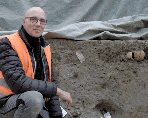 Bild 4: Auf dem Konstanzer Vincentius-Areal werden mehr als 600 Skelette ausgegraben. Was mit den Knochen passiert, zeigen wir Ihnen in Bildern.