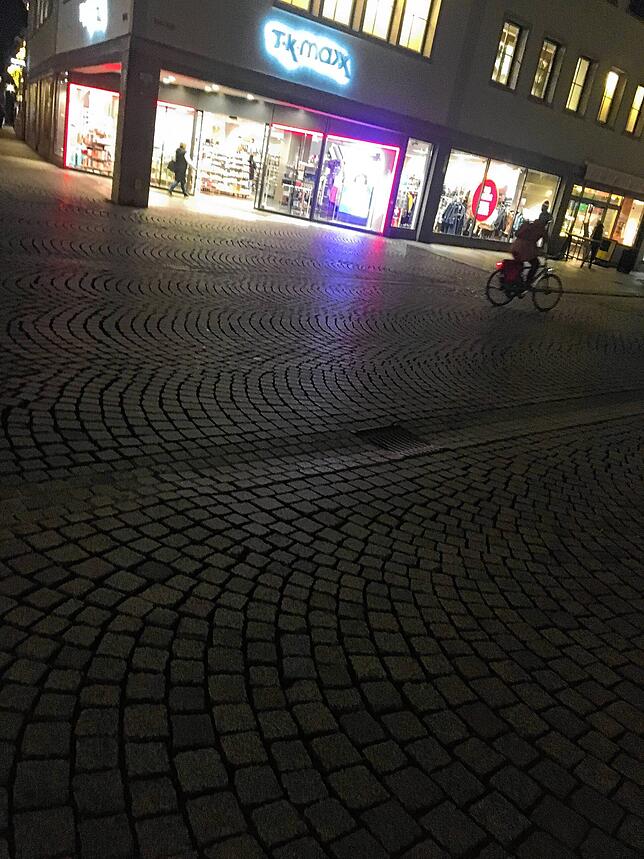 Fahrradfahrer sind laut Polizei Hauptverursacher ihrer eigenen Unfälle. Ein Grund ist mangelnde Beleuchtung.