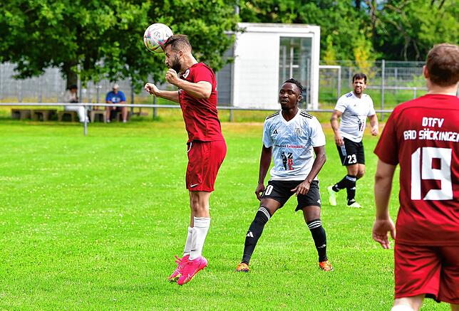 Bild 9: SV Obersäckingen zieht mit 4:0 gegen DTFV Bad Säckingen in die Pokalserie ein – wir haben Bilder!