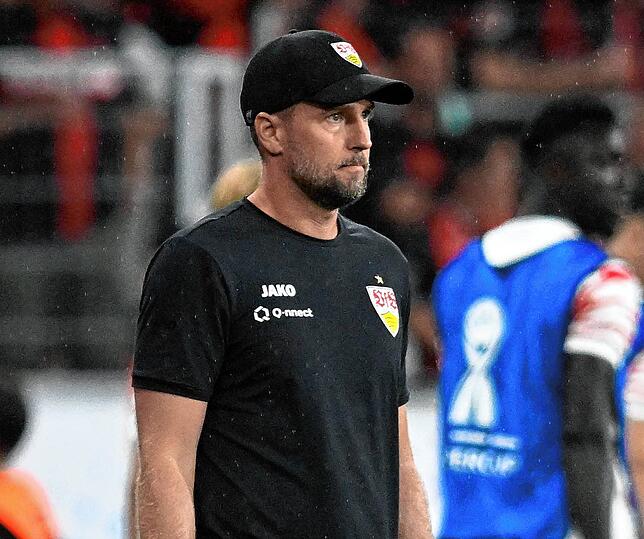 Ist nach der Supercup-Niederlage gegen Bayer Leverkusen bedient: Stuttgart-Trainer Sebastian Hoeneß.