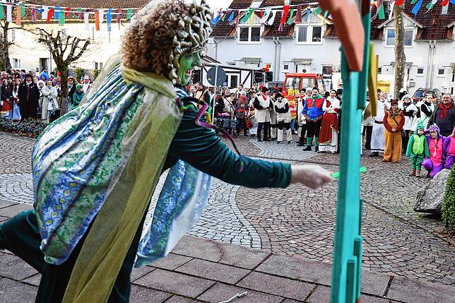Bild 17: Die besten Bilder vom Rathaussturm in Moos