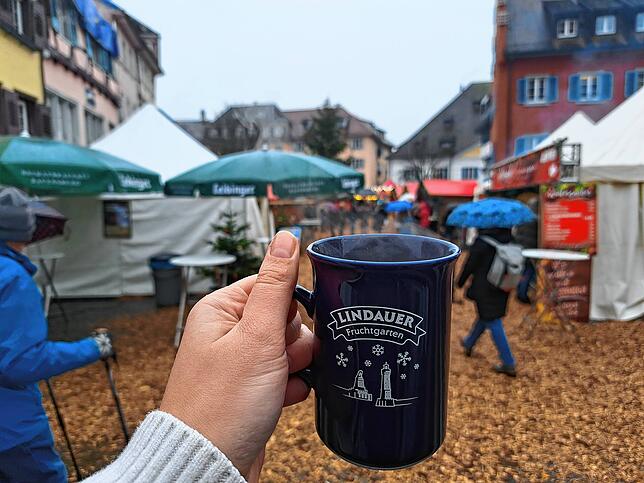 Der Glühwein und Punsch auf dem Überlinger Weihnachtsmarkt kommt aus Lindau.