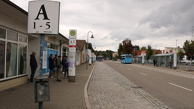 Der Busbahnhof vor dem Donaueschinger Bahnhofsgebäude wird in den nächsten Jahren saniert. Mutmaßlich wird dieses Drehkreuz auch in den ...