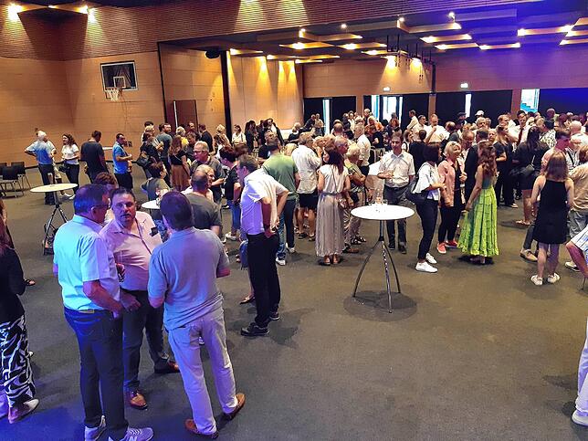 Bild 20: OB-Wahl: Das sind die Bilder der Wahlparty in der Stadthalle
