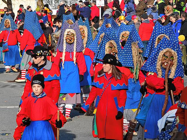 Bild 3: Großer Jubiläumsumzug der Narren in Niedereschach – Teil 2