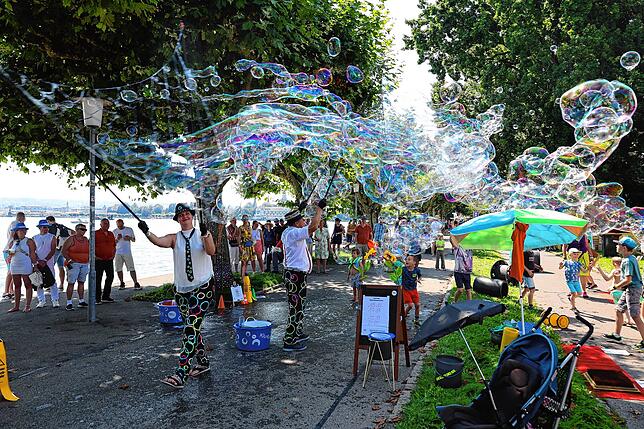 Bild 10: Konstanzer Seenachtfest: Jetzt geht‘s los! Die ersten Besucher sind da