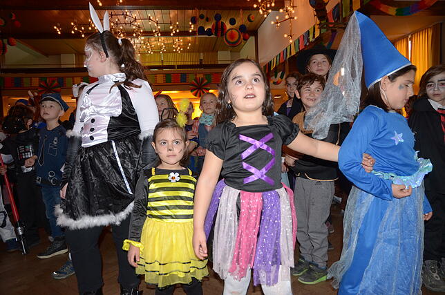 Bild 3: Bilder zur Schülerbefreiung und zum Kinderball in Markdorf